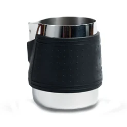 Barista Tools|Barista Tools>Ma Caféine Padolli | Frothing pitcher with protective rubber 350 ml